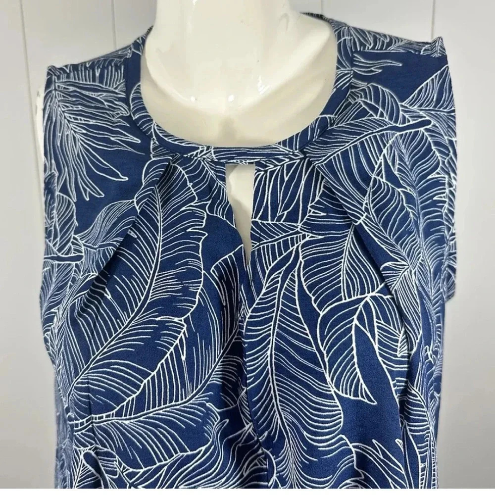 Lara Fashion Loose Navy Blue Floral Tunic Blouse Top Sleeveless Size M — image 2 of 6